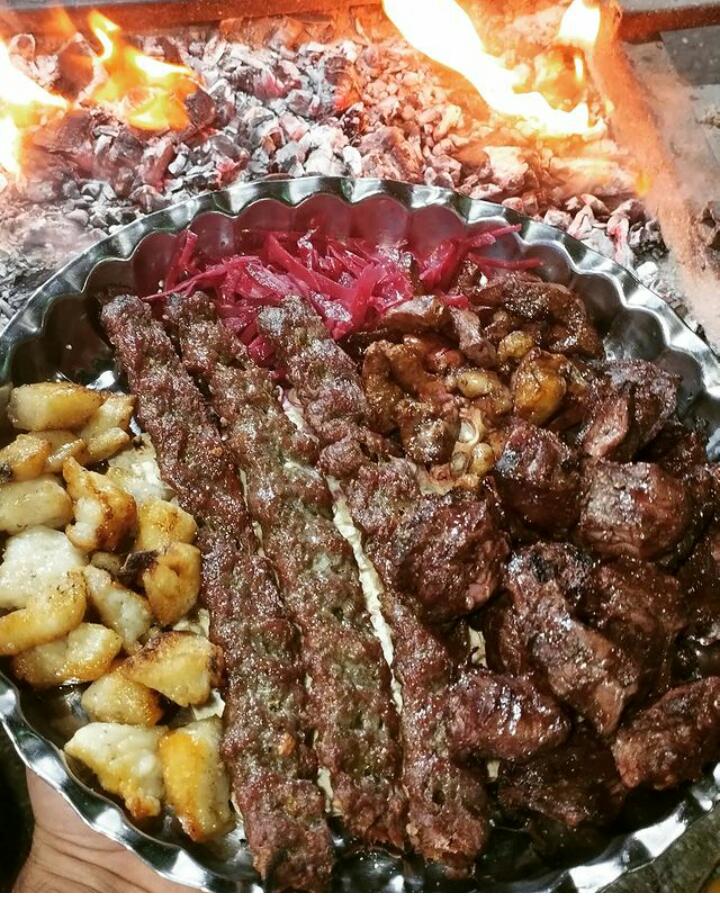 کباب سرای امیرخان در هچیرود نمک آبرود