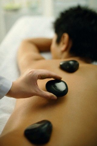 ماساژ سنگ داغ چیست؟ با فواید ماساژ سنگ داغ آشنا شوید ، ایران مشاغل سامانه برتر ثبت مشاغل کشور