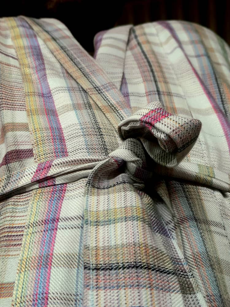 کارخانه رنگرزی نخ های فانتزی الوان شانل ویسکوز ساتین بافت یزد