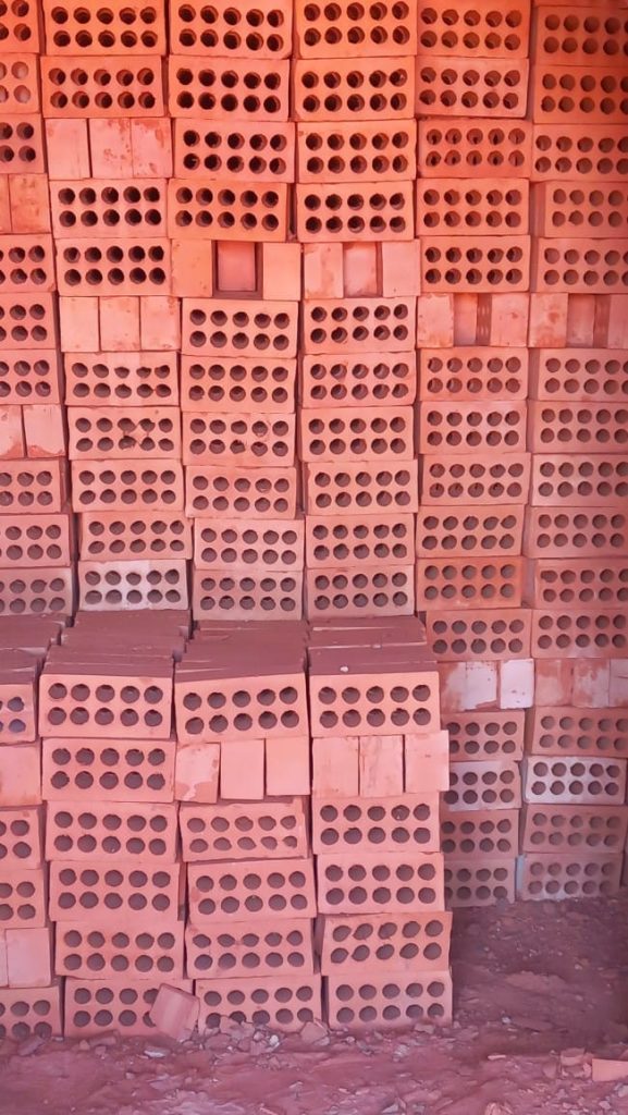 تولید آجر قرمز ماشینی صدف کهنوجی در زحمتکشان کرمان