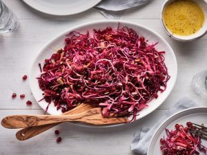 طرز تهیه سالاد انار پاییزی