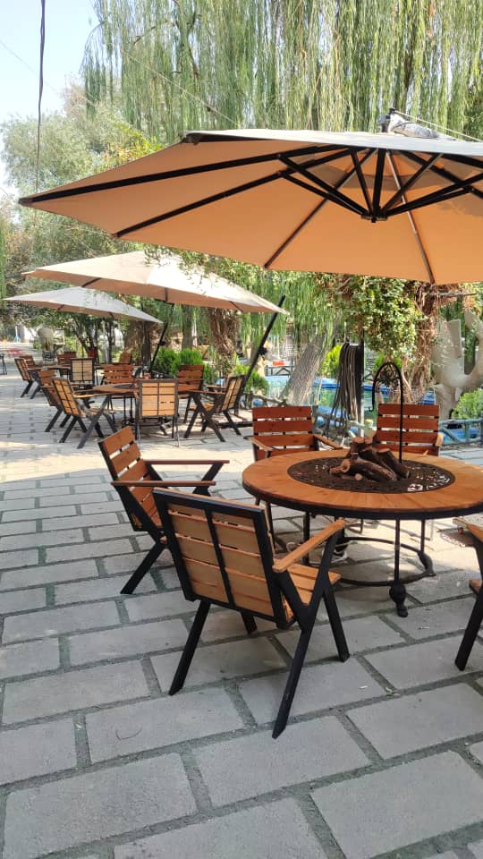 باغ تالار و کافه رستوران چهارباغ در فیروز بهرام تهران