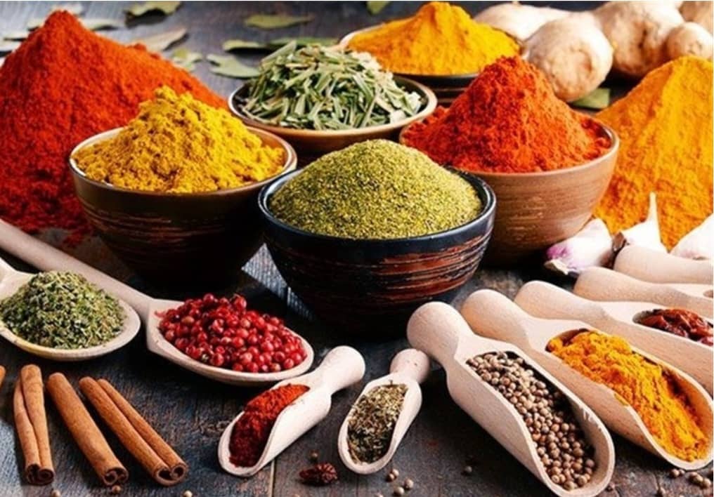 عطاری ادویه سرای آقازاده در اردبیل