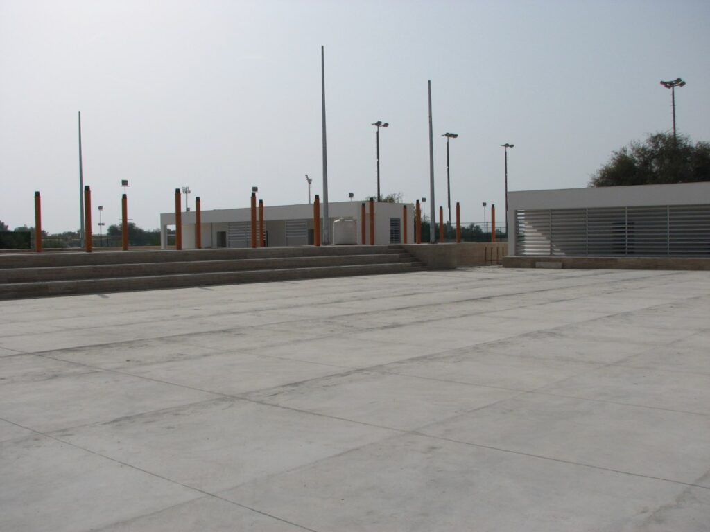 اجرا و تولید کفپوش صنعتی و افزودنی بتن آراک سازه کیهان در تهران