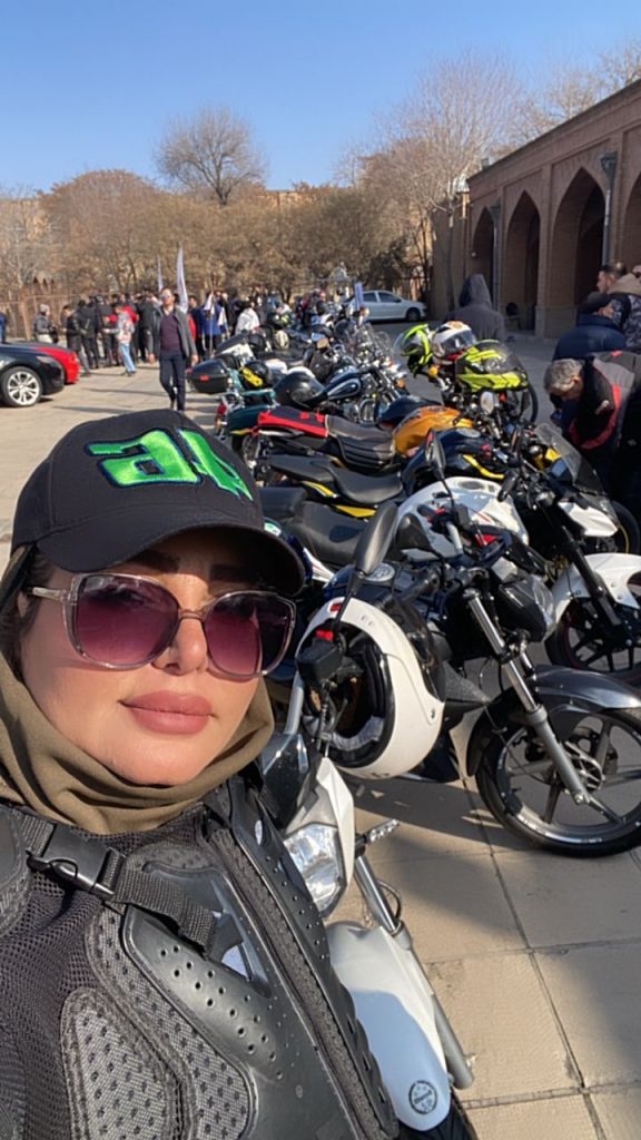 اسرا باغبانیان مربی آموزش موتور سواری بانوان و آقایان در تبریز