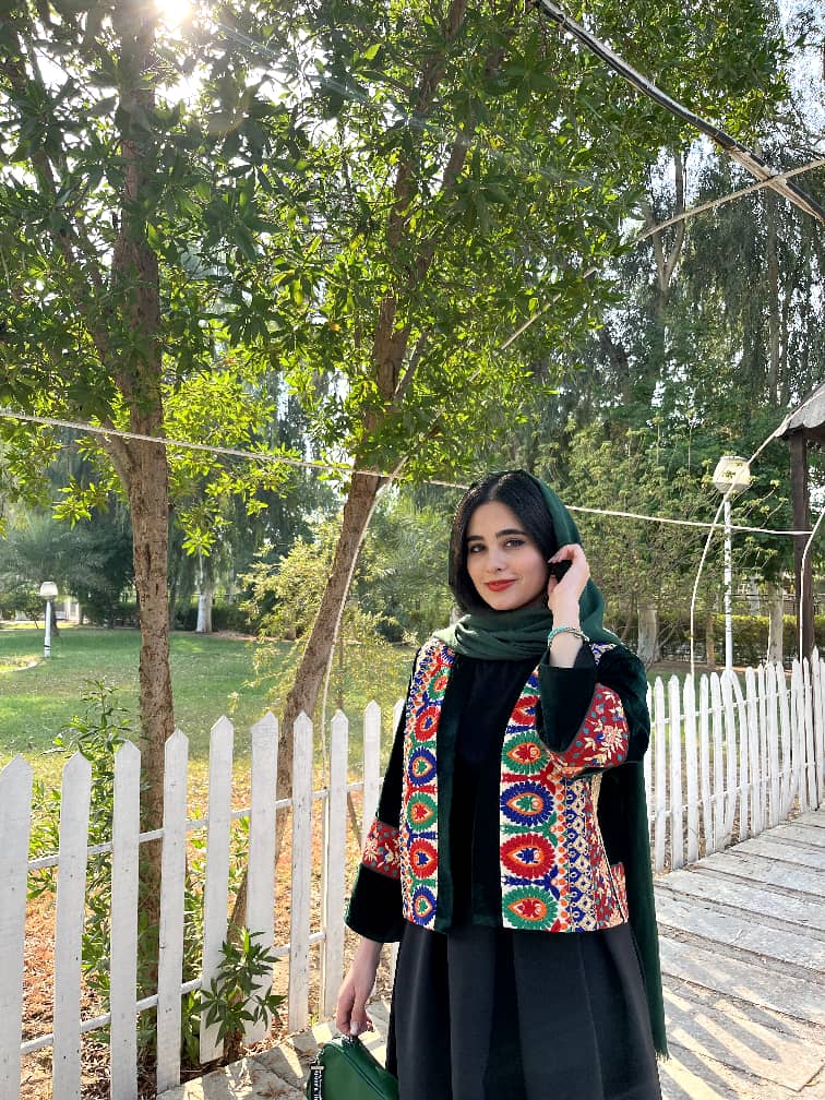 طراحی و دوخت لباس زنانه حدیث شمس در اهواز