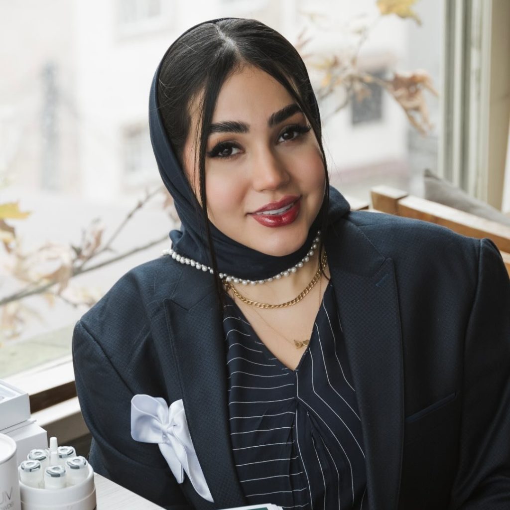 آموزشگاه فنی حرفه ای پاکسازی و مراقبت پوست تینا احمدزاده در رشت