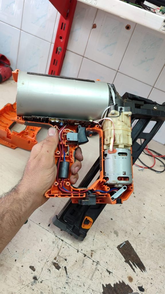 تعمیرات ابزار شارژی مرکزی میقانی در اراک