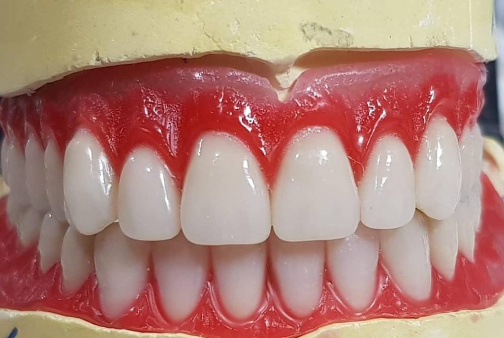 لابراتوار تخصصی پروتز دندان الوند در قم