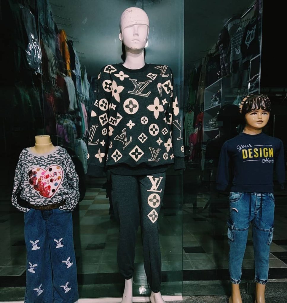 ارزانسرای پوشاک مهرسام کاشمر