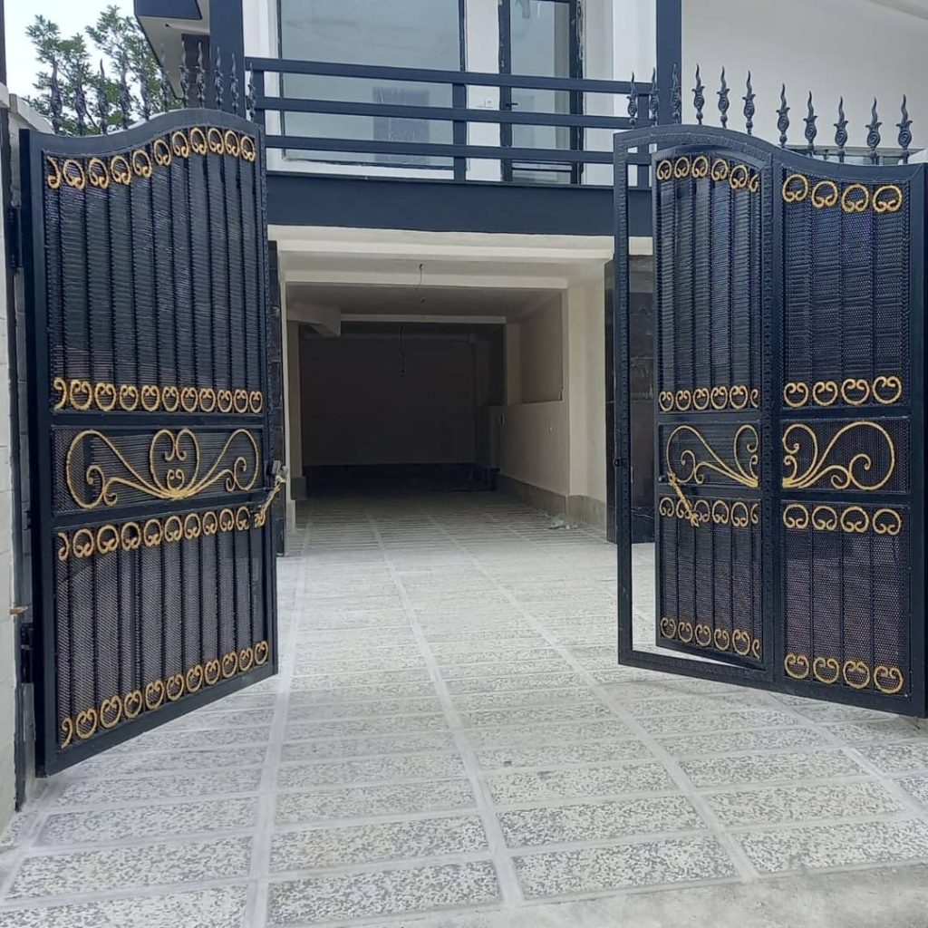 نقاشی ساختمان مصطفی دلفان آذری در کلاردشت