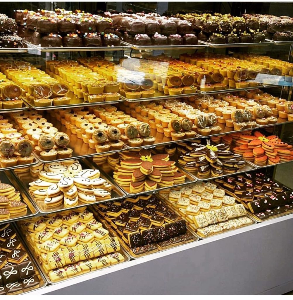 شیرینی آلما در چهارباغ کرج