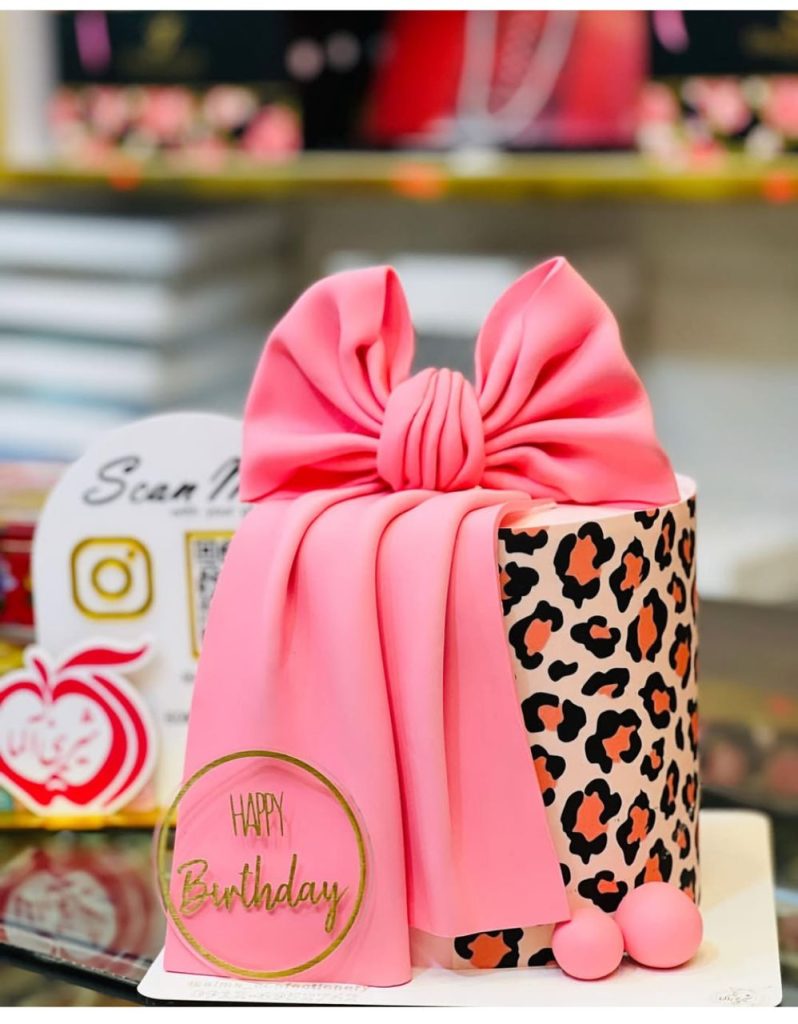 شیرینی آلما در چهارباغ کرج