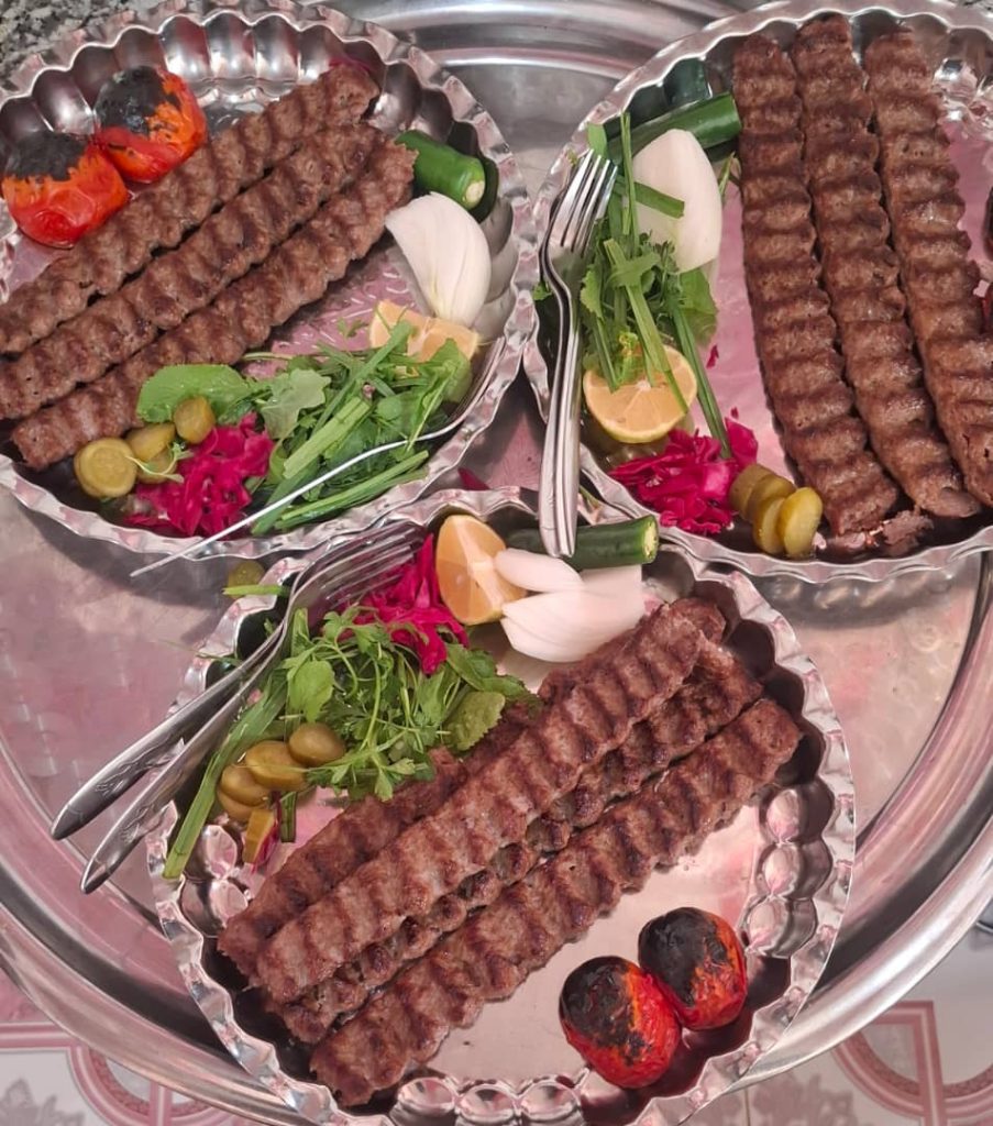 مجموعه غذایی وحید در جیرفت