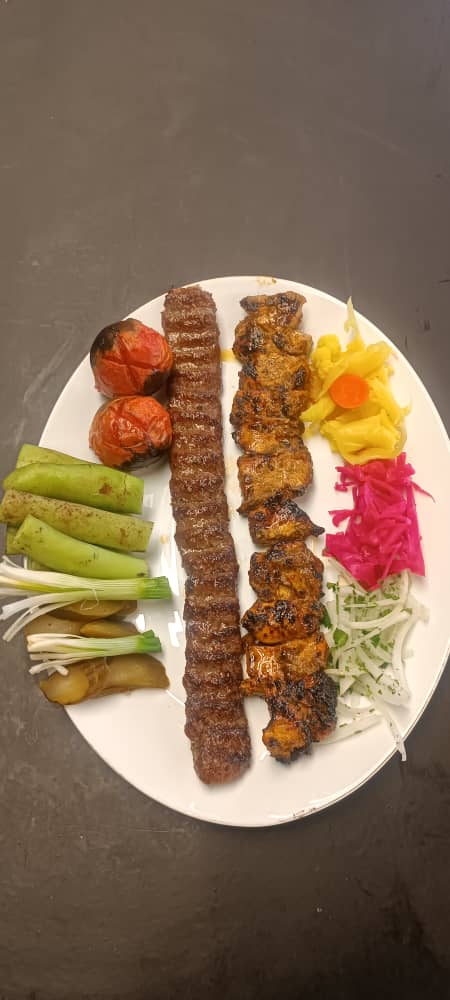 کافه رستوران پینو در لاهیجان