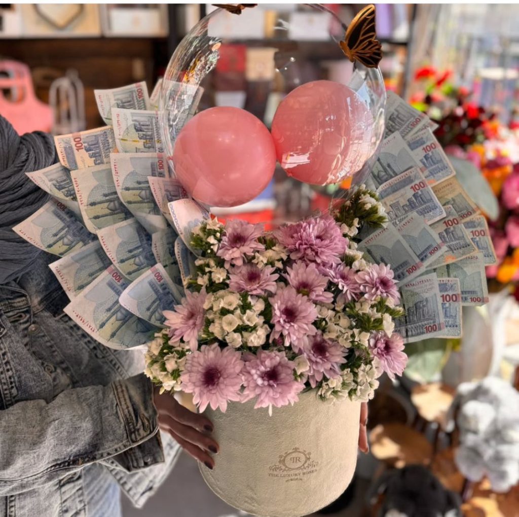 گلفروشی اطلسی در زاهدان