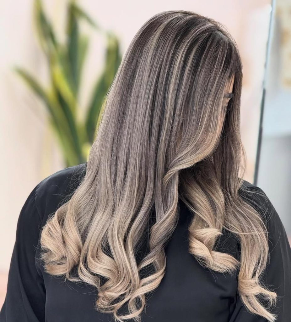 سالن زیبایی شیوا فاتحی در باغ فیض تهران