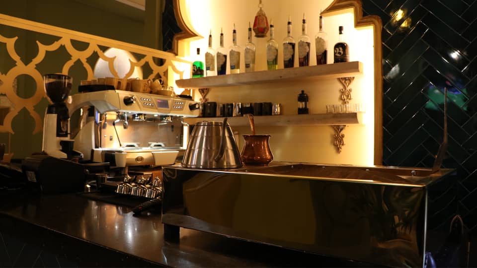 کافه رستوران آسیو لانژ و کوبار در کلاردشت