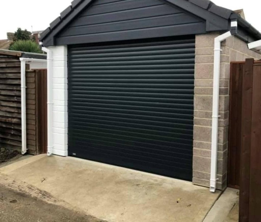 نصب و تعمیر کرکره برقی و دستی سید در اسلامشهر