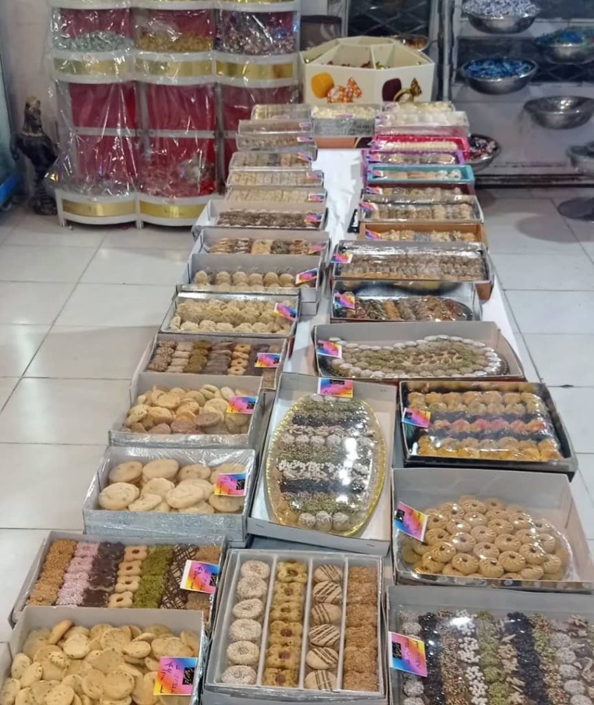 شیرینی سرای پاپیون در تربیت حیدریه