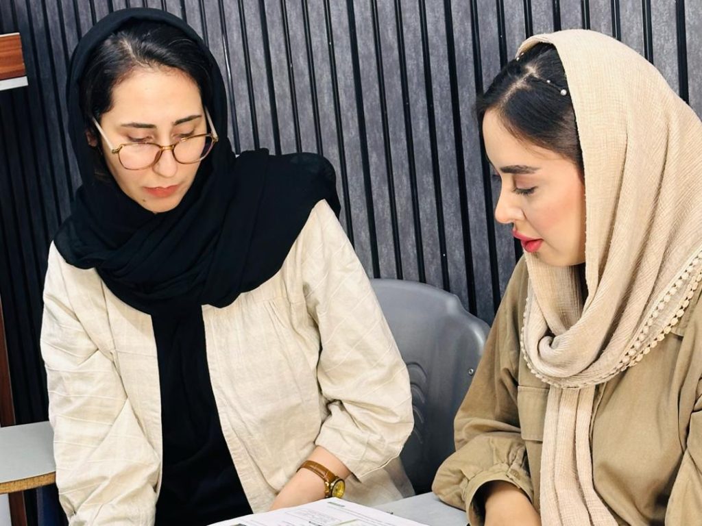 آموزش زبان های خارجه بستاک مرادخانی شهریار