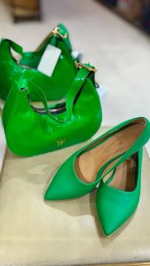 فروشگاه کیف و کفش ودود در اصفهان