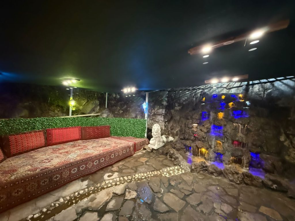 مجتمع گردشگری و اقامتی چشمه بهار در آزادشهر