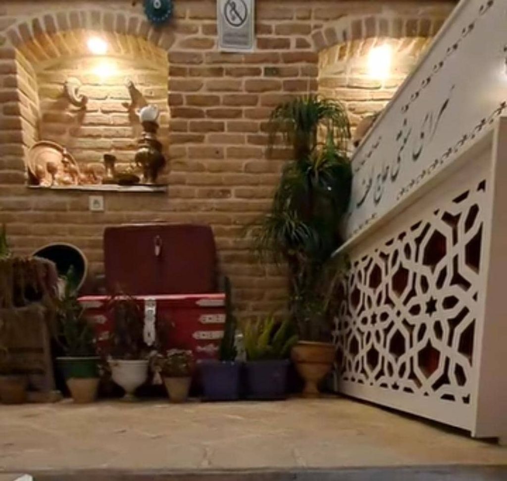اقامتگاه سنتی شبانه روزی حاج لطف اله در تویسرکان