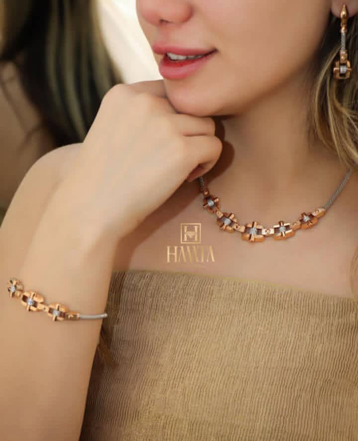 گالری طلا همتا در ستارخان تهران