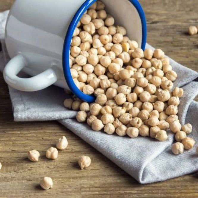 خرید و فروش عمده نخود با تناژ بالا آذین کمپانی در بروجرد