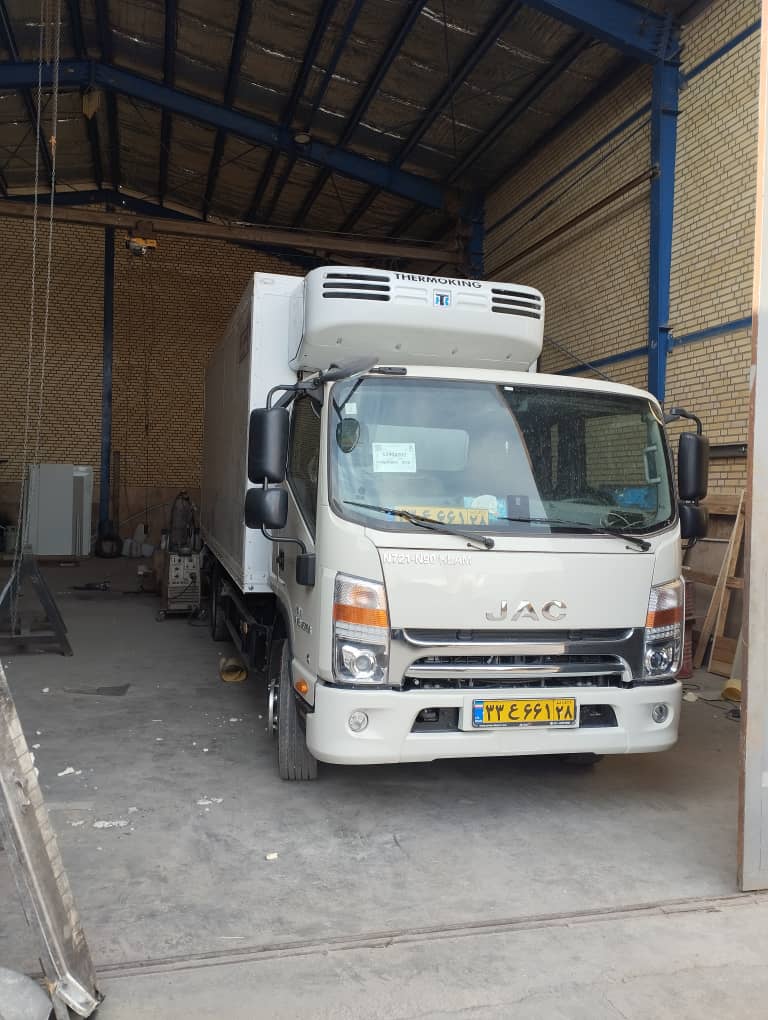 تولید فروش یخچالهای کامیون و کامیونت برنا سرد سپاهان کاظمی در اصفهان