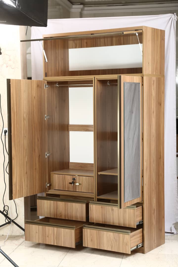 تولید و پخش کابینت و کمد دیواری الماس چوب ایرانیان در اسلامشهر