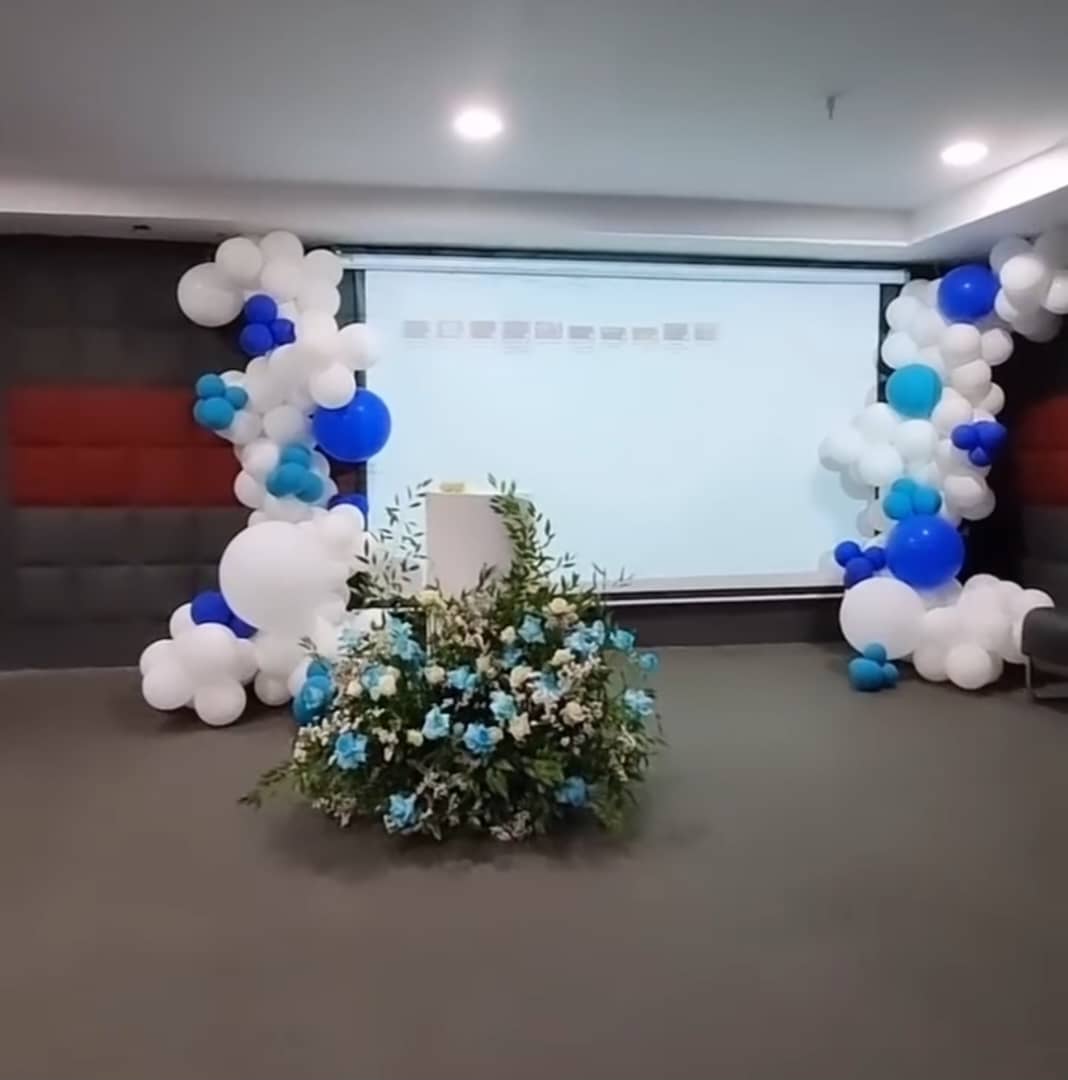 گل فروشی و گل آرايي آنلاین ری حا در پردیس تهران