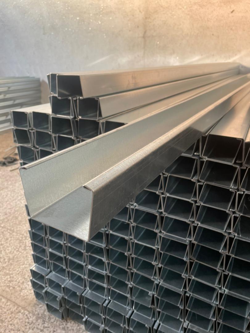 تولید و فروش تجهیزات مرغداری انبوه طیور در آبگرم