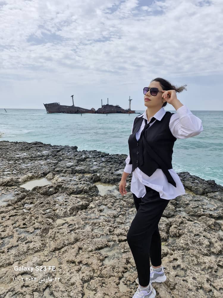 مربی شنا الهام فرهادنژاد در زرین شهر