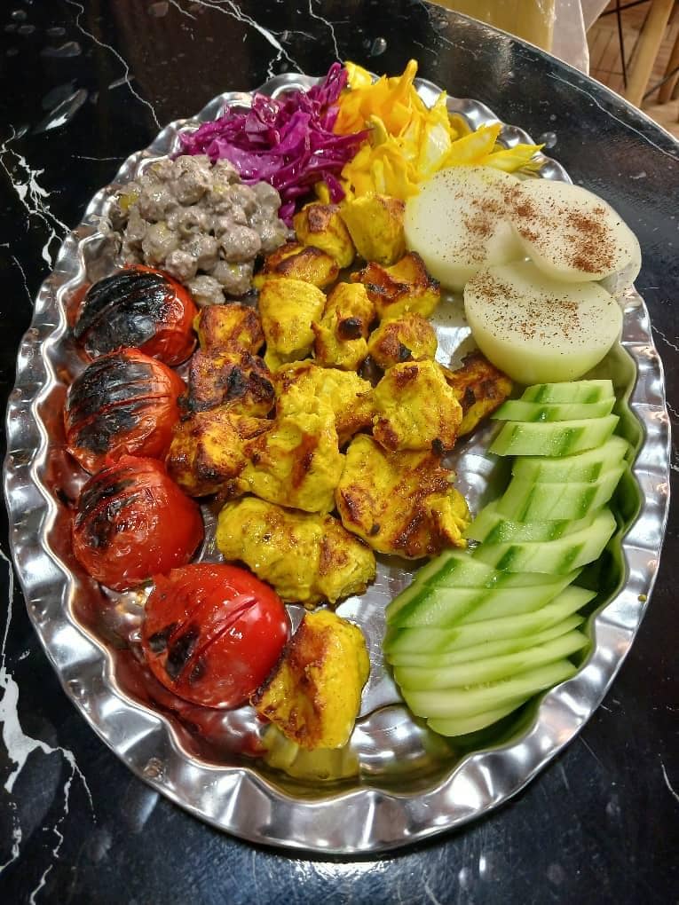 غذاخوری آپادانا در نوخاله صومعه سرا