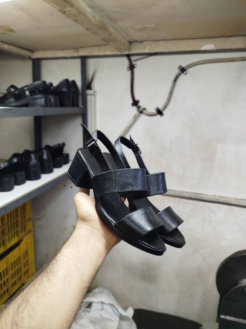 تولید و فروش عمده کفش و کتانی سلین در نسیم شهر