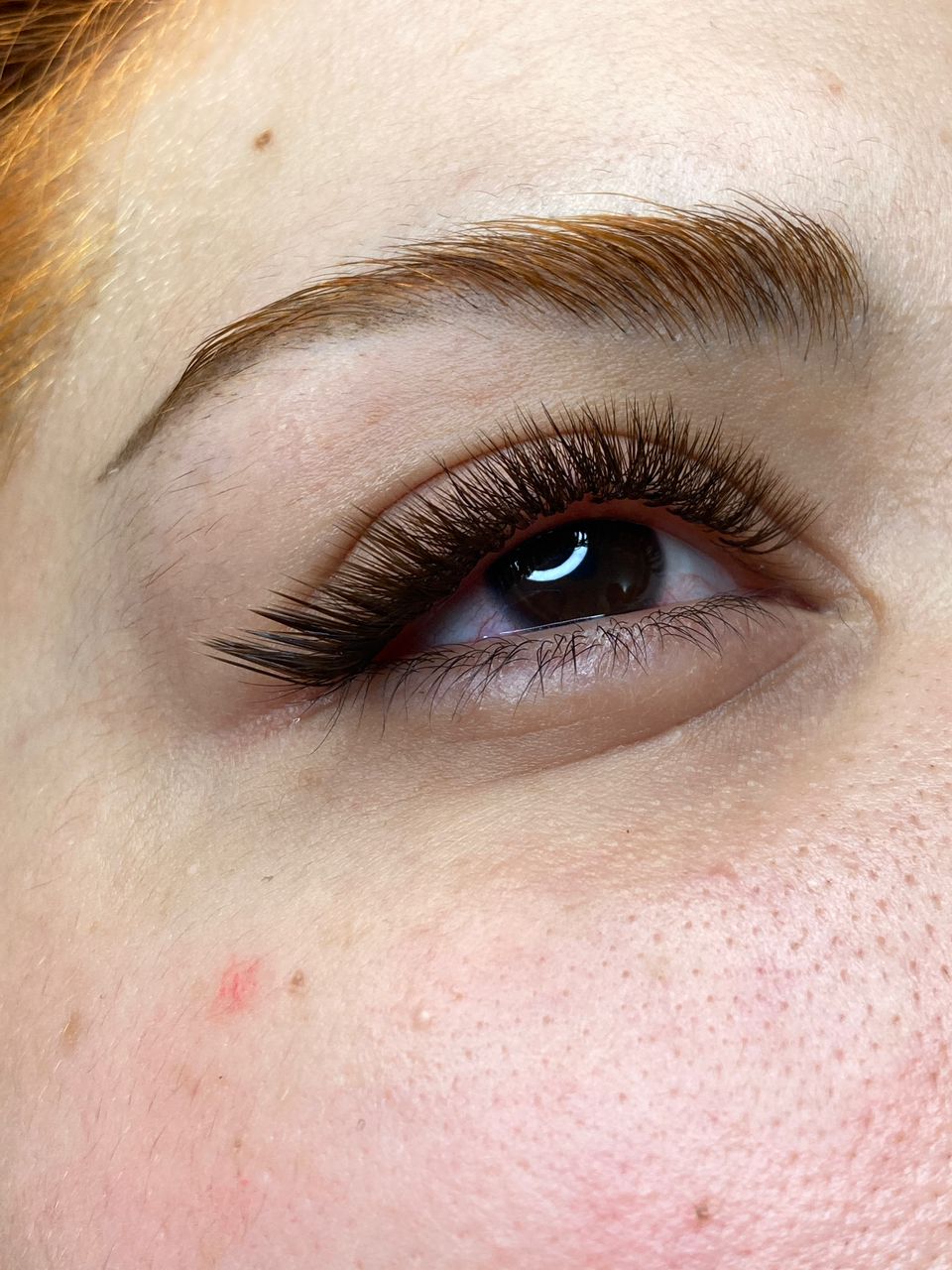 آموزش و خدمات تخصصی اکستنشن مژه والیوم فرح اسدالله پور در رفسنجان