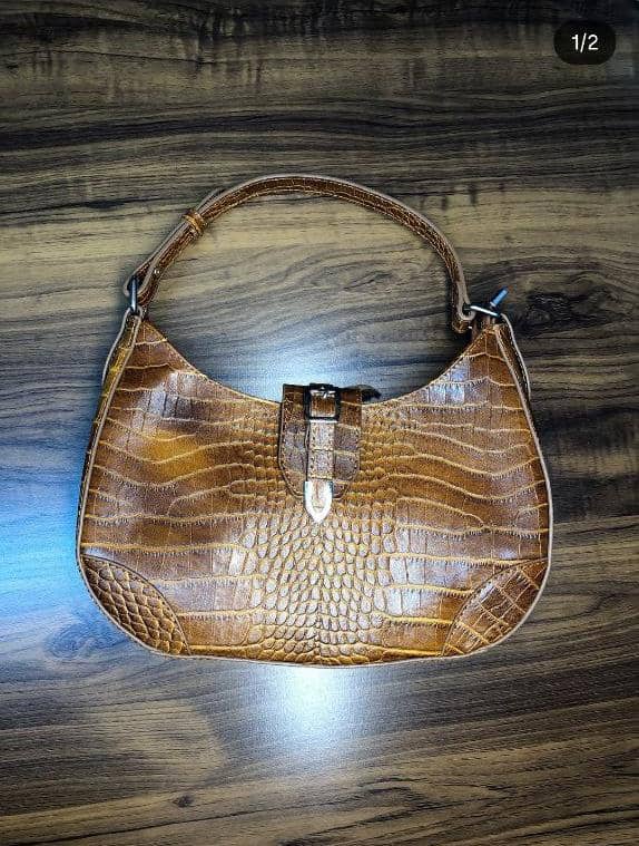 تولید و فروش کیف چرم دیبا چرمین در شرق تهران