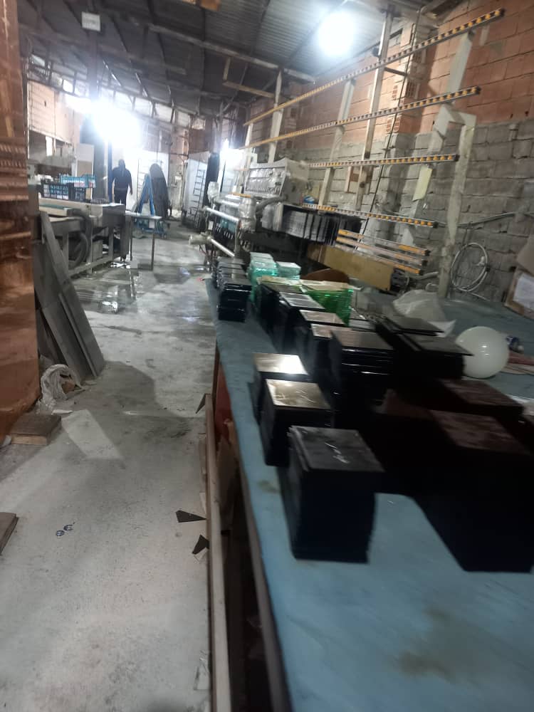 مجتمع شیشه و آینه گلدوست در ساری