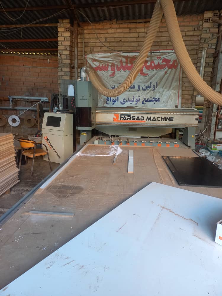 مجتمع شیشه و آینه گلدوست در ساری