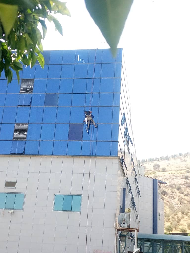 خدمات کار در ارتفاع شرکت سیمرغ بلندای آسیا در شیراز