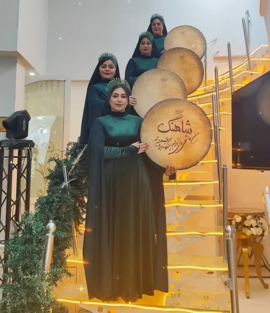 گروه ساقدوشی و دف نوازی شاهنگ در سنگر