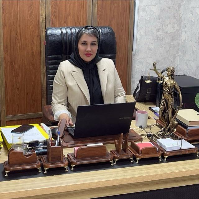 زهرا حیدری وکیل حقوقی و کیفری پایه دادگستری در آبادان