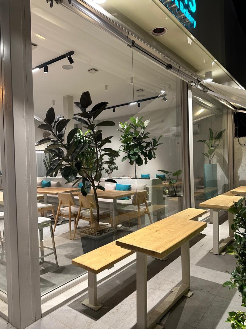 کافه بیکری 963 در جاده رویان به نوشهر