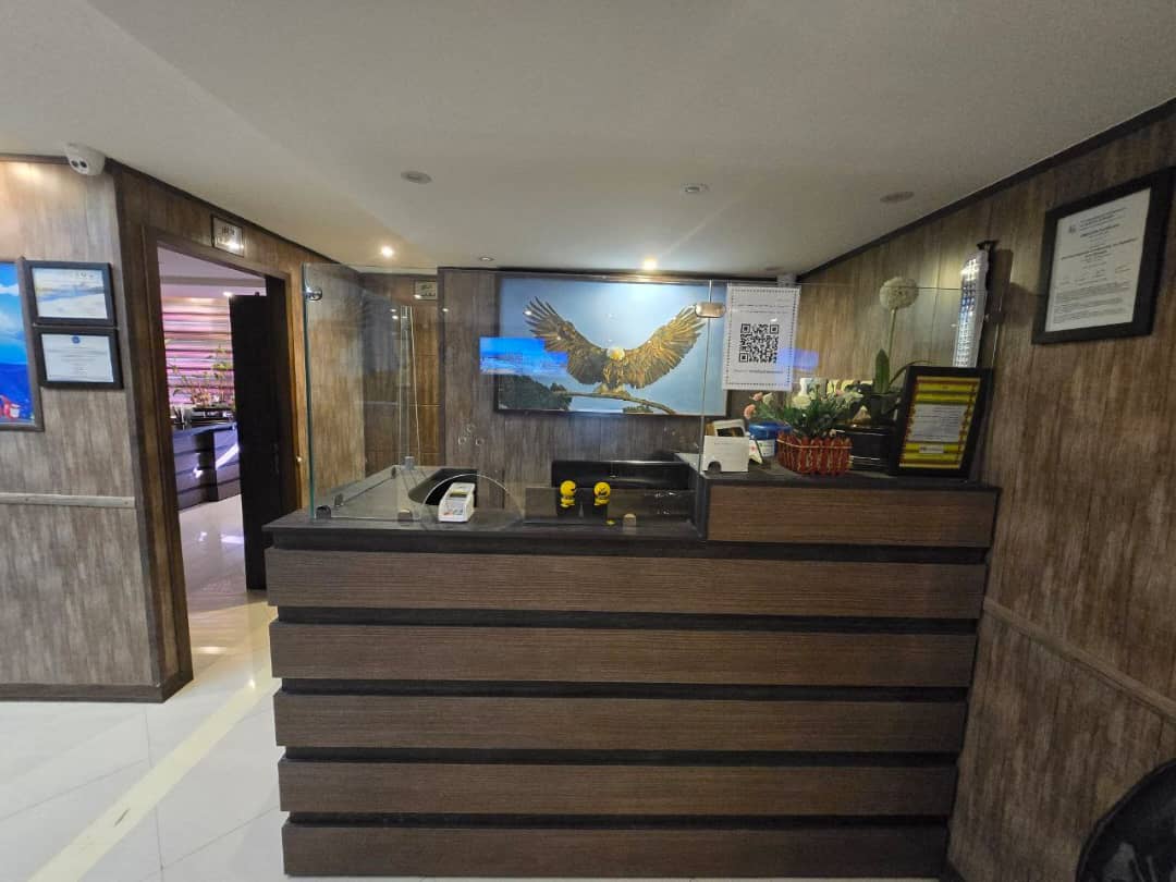 دکتر بهزاد برکتین فوق تخصص کودکان و نوزادان در اصفهان