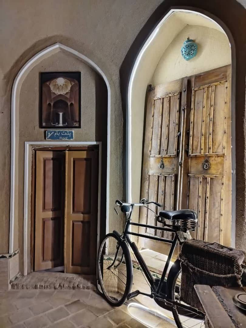 اقامتگاه بومگردی خشت آباد در بافت تاریخی یزد