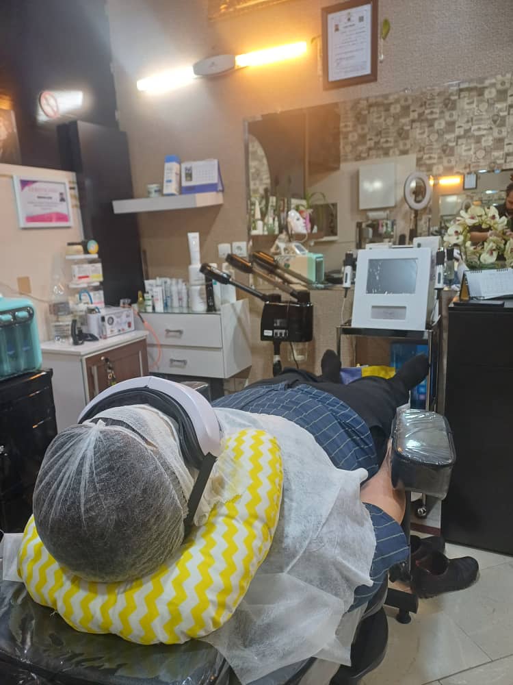 آموزش و خدمات پاکسازی پوست VIP آقایان درشافیشال در اصفهان