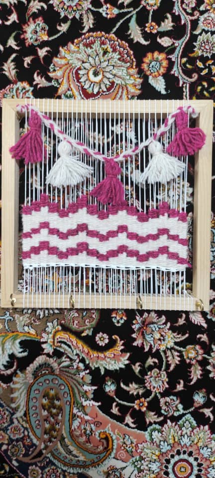 کارگاه تولید صنایع دستی و گلیم نگاره در شهرستان صحنه