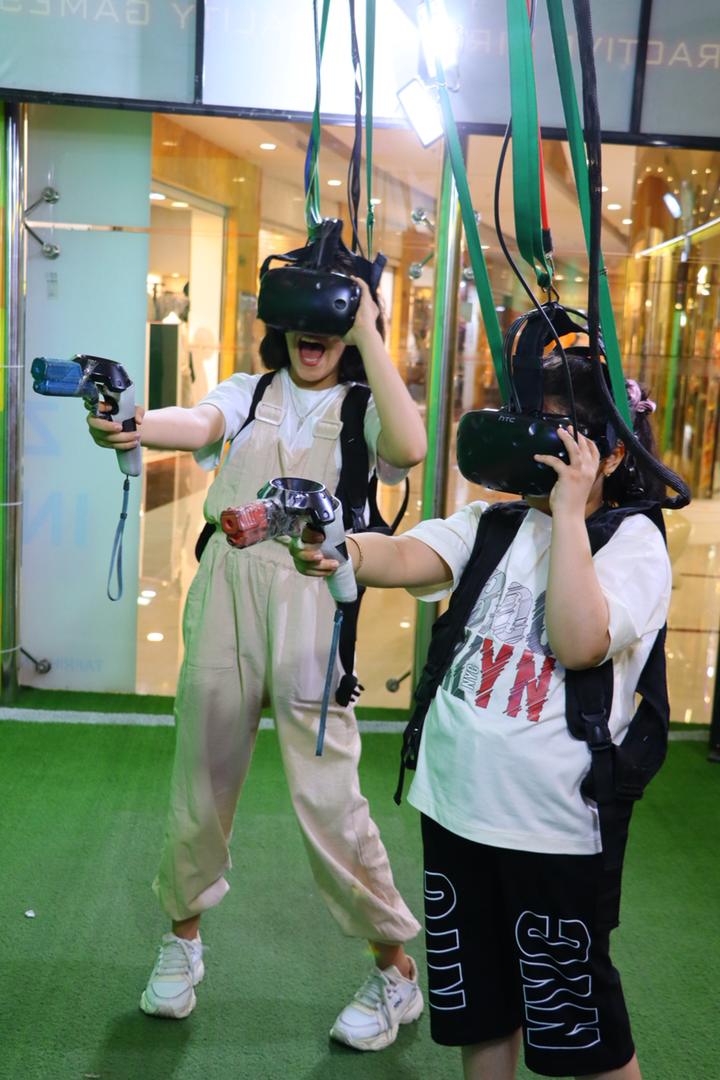 شهربازی تفریحات پلاس در خیابان نواب مشهد